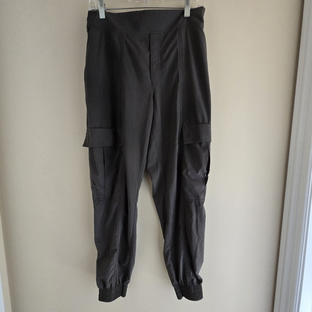 Athleta Chelsea Utility cargo Jogger Pants | Olive Green size 6